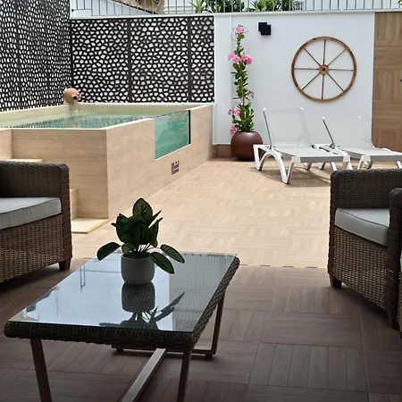 Wonderstays Lucia Villa