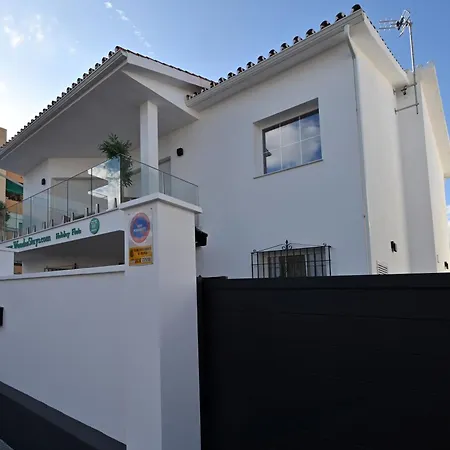 Wonderstays Lucia Villa *