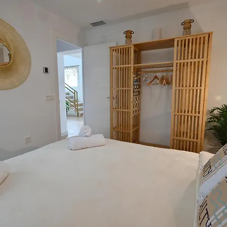 Wonderstays Lucia Villa *