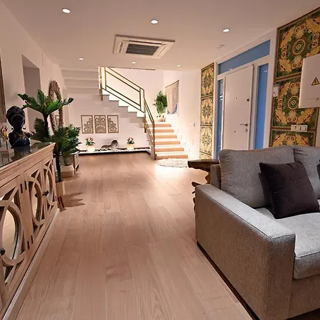 Wonderstays Lucia Villa *